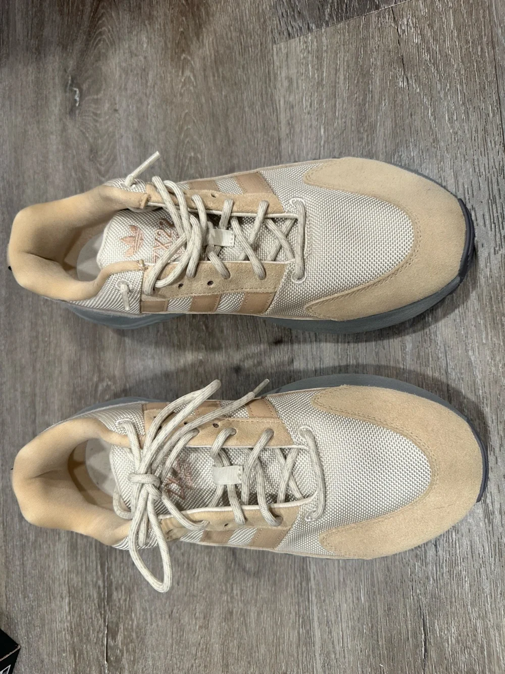 Adidas Men’s Beige Suede & Mesh Sneakers Mens Size 9 (New)